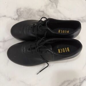 Bloch Black Oxford Shoes with Lace-Up Design